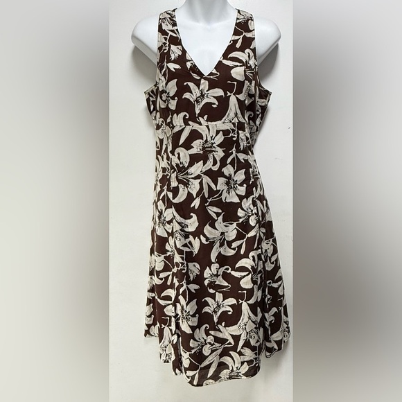 liz & co. Dresses & Skirts - Floral Brown and White Sleeveless Dress